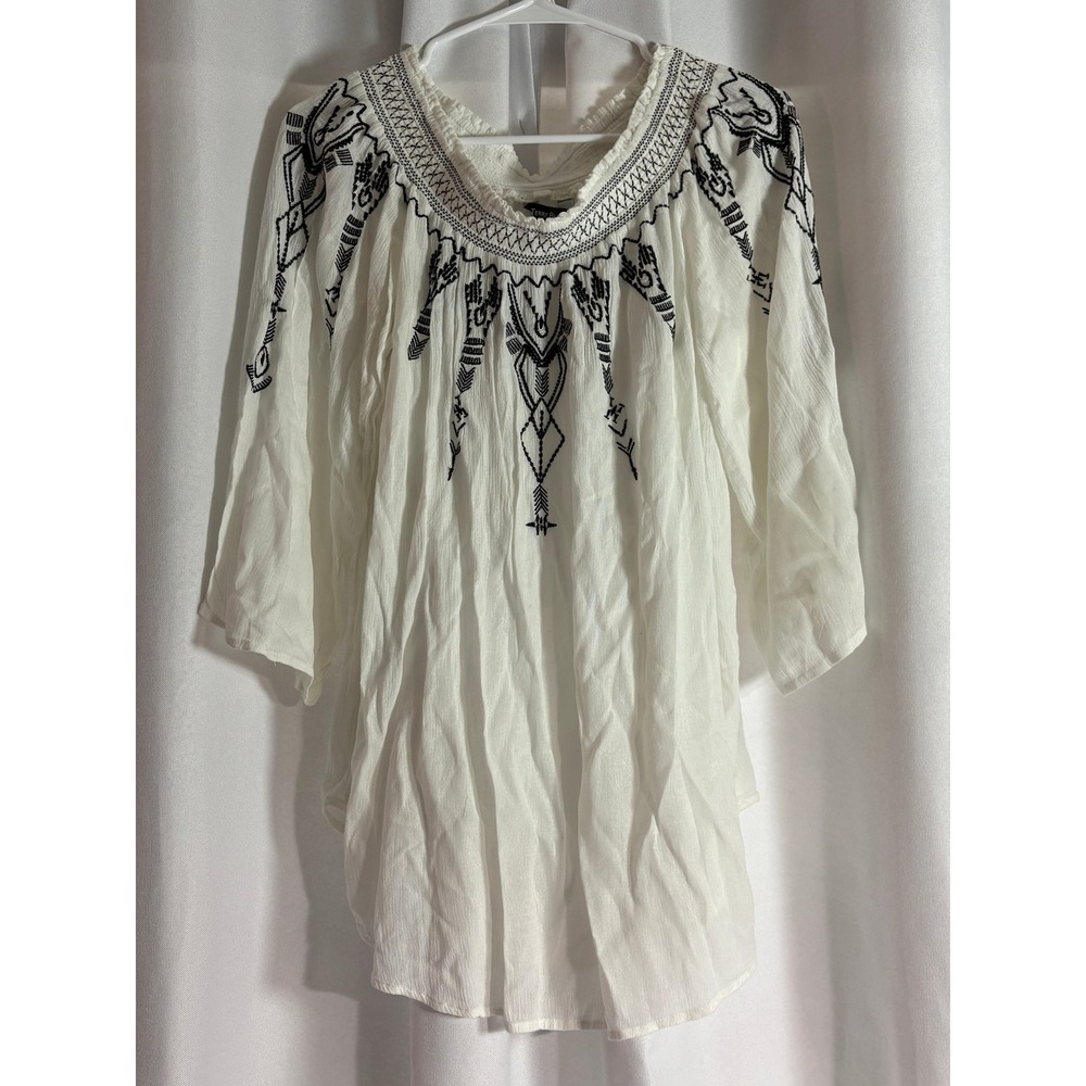 Terre Bleue White Embroidered Boho Peasant Blouse Rayon Top Medium WC0047
